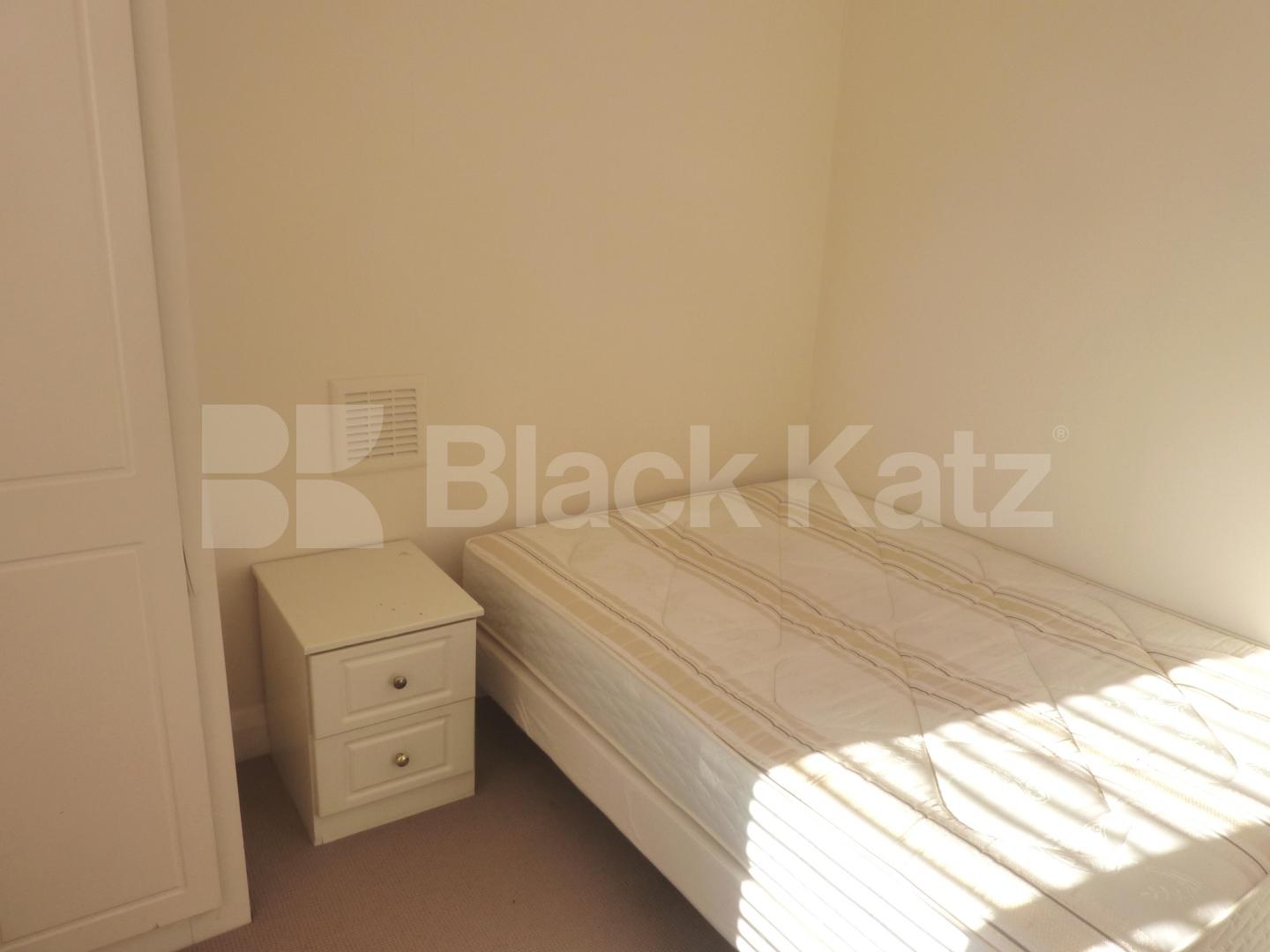 			NEW INSTRUCTION!, 2 Bedroom, 1 bath, 1 reception Flat			 St Stephens Gardens, NOTTING HILL